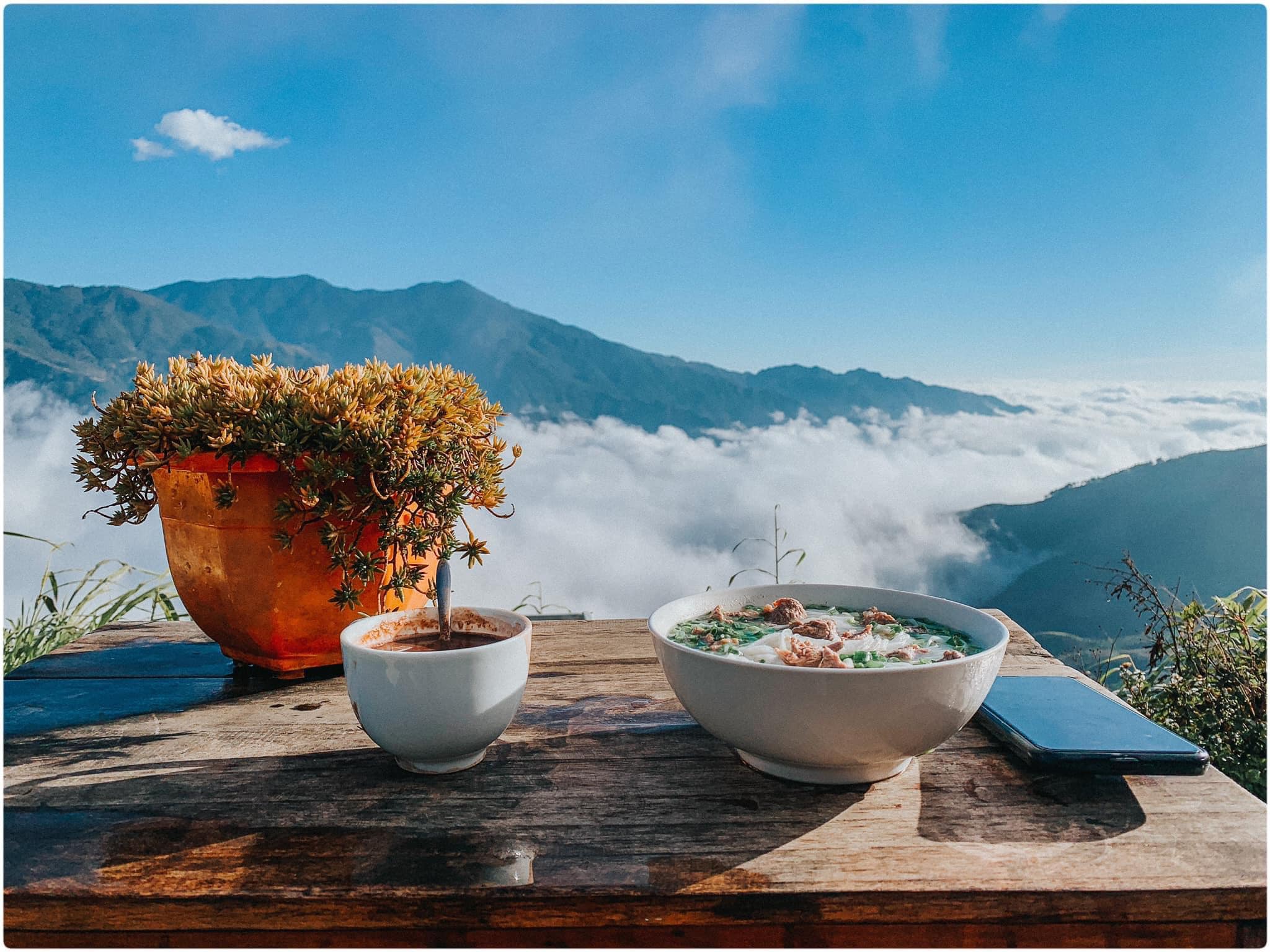 view ăn mì Tà Xùa view ăn mì Tà Xùa