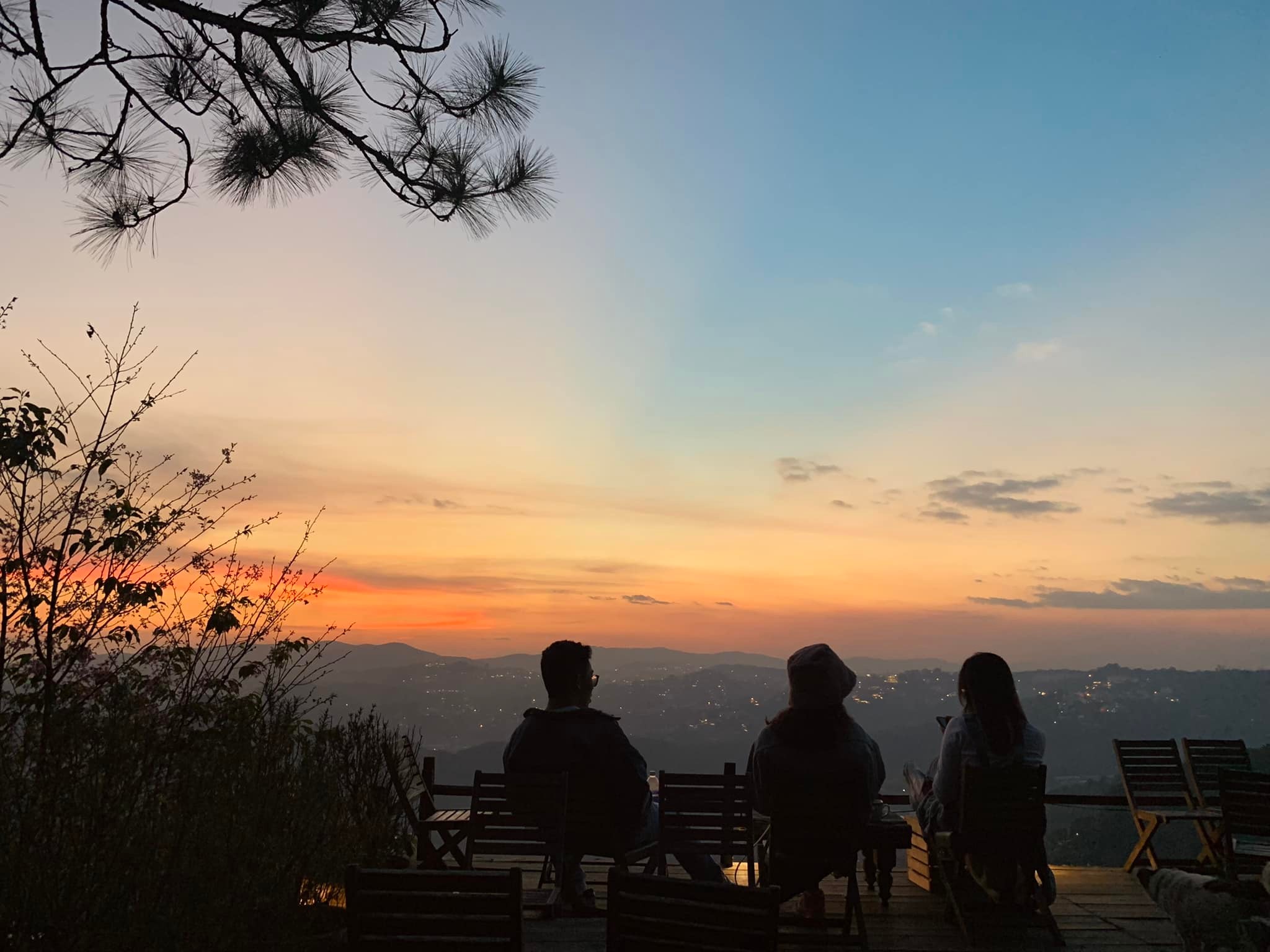 Hoàng hôn ở Chênh Cafe Hoàng hôn ở Chênh Cafe