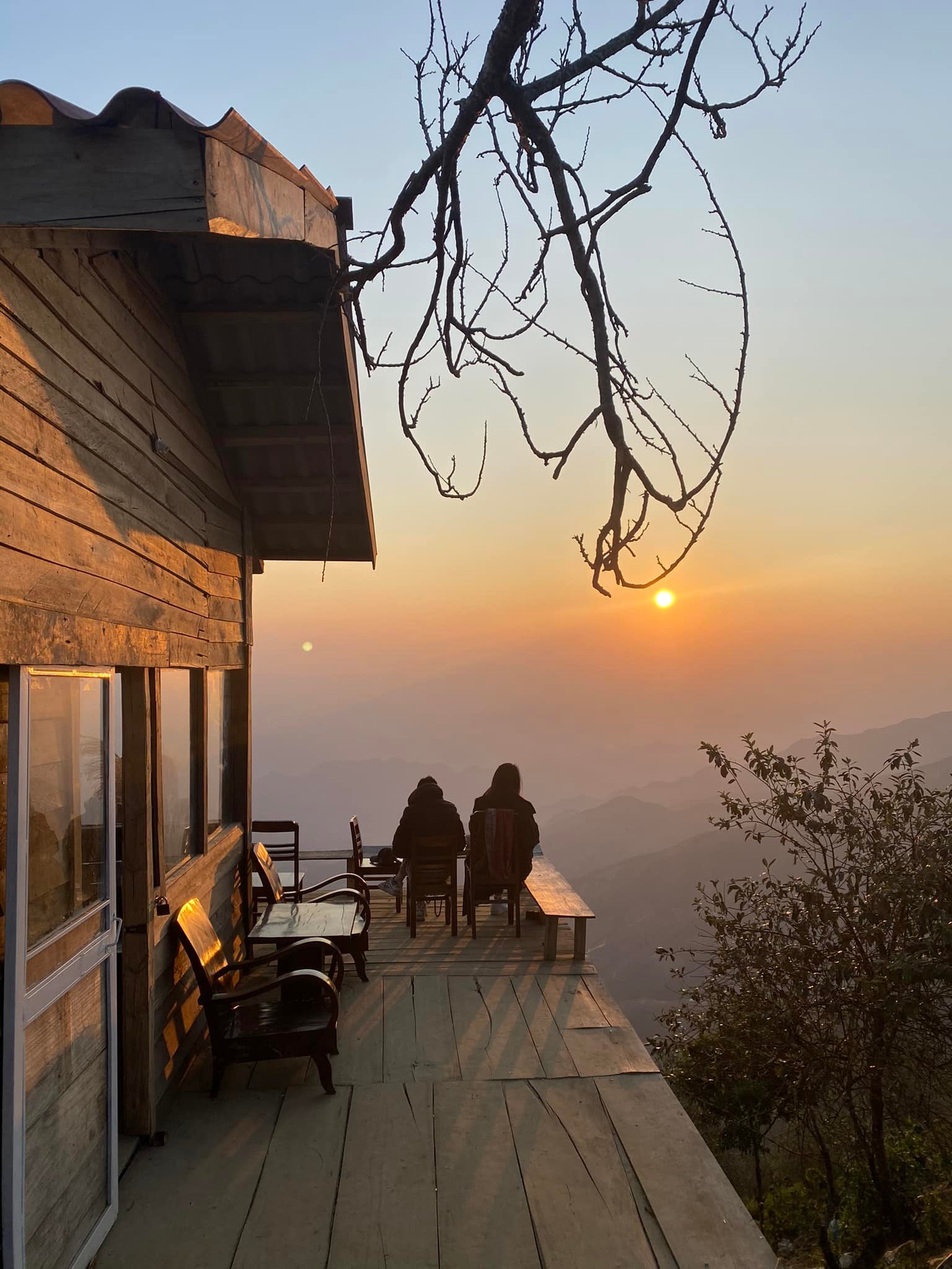 Tiệm cafe Mị ơi