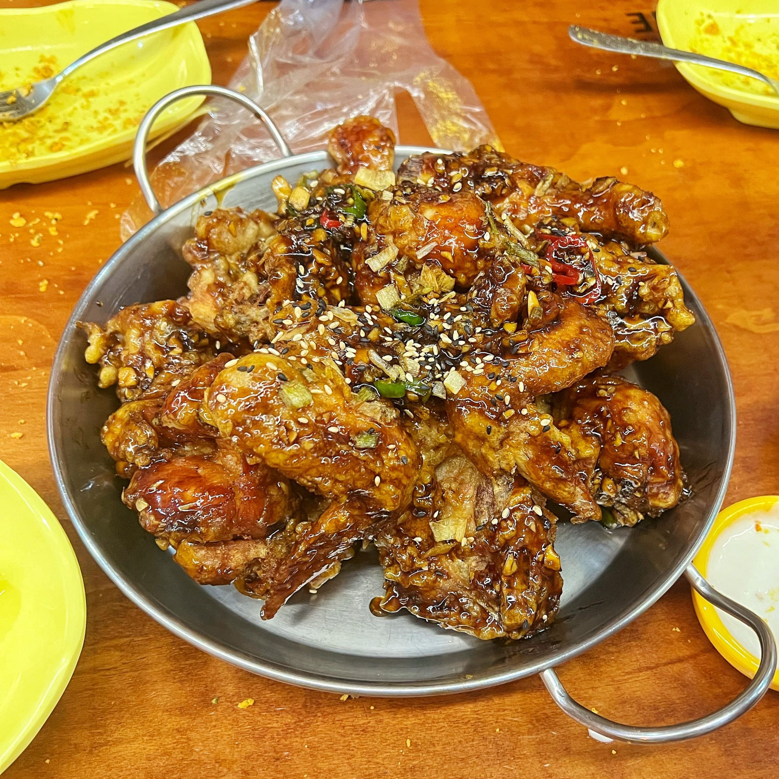 gà rán BHC Myeongdong